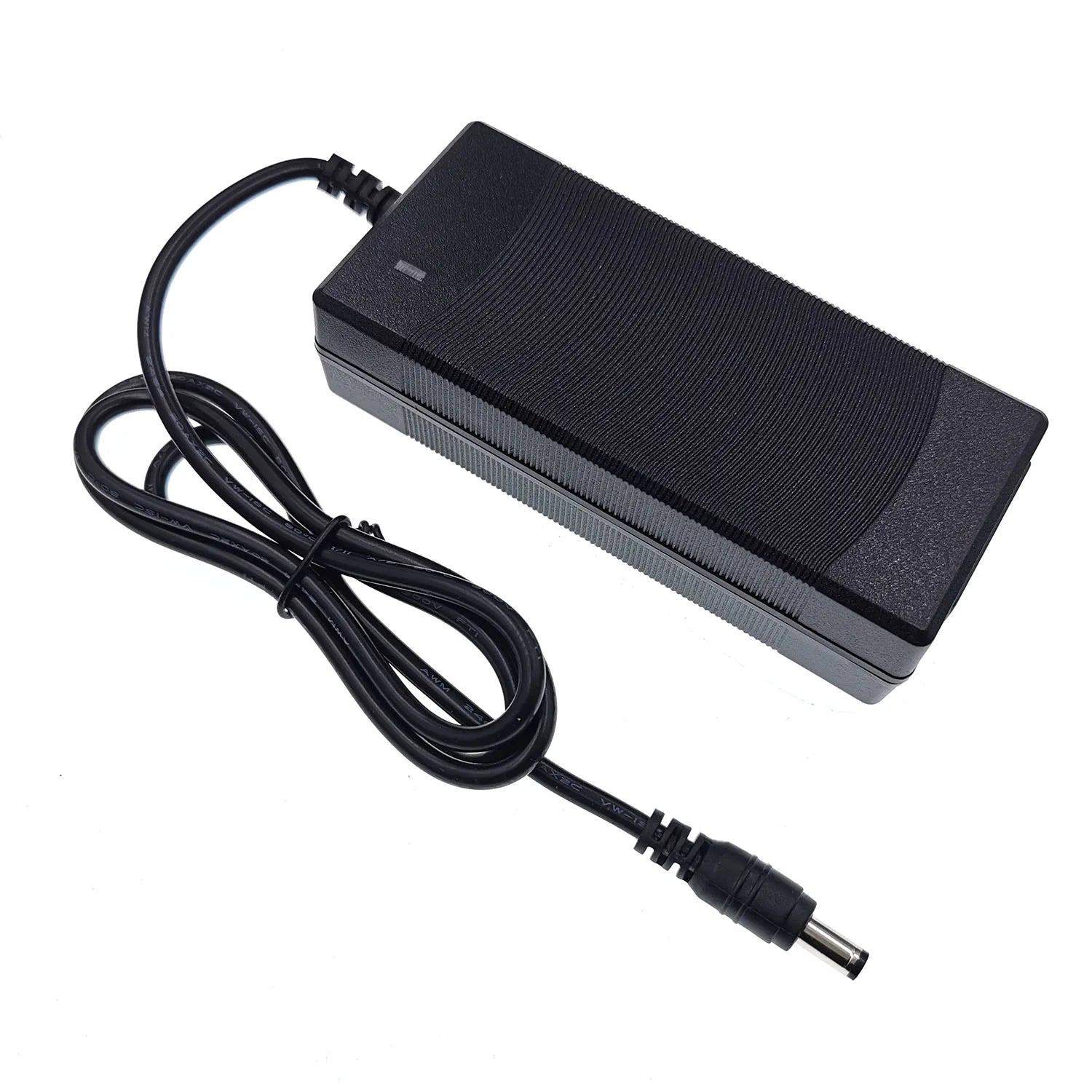 Chargeur de batterie 36 V / 42 V 2 A pour batteries lithium-ion
5. JEEP BULUO Multi-function