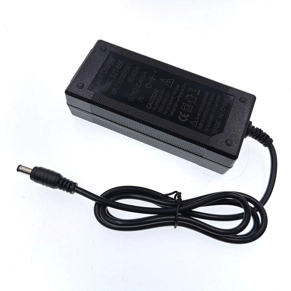 Chargeur de batterie 36 V / 42 V 2 A pour batteries lithium-ion
5. JEEP BULUO Multi-function